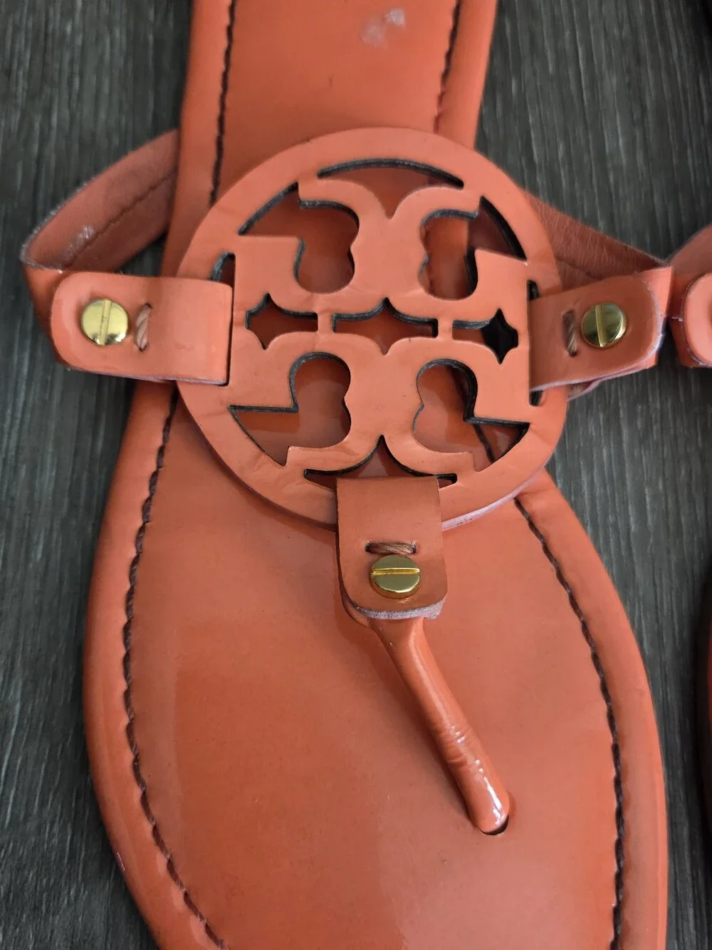Tory Burch Miller Sandals Coral Orange Glossy Patent Logo Size 9M